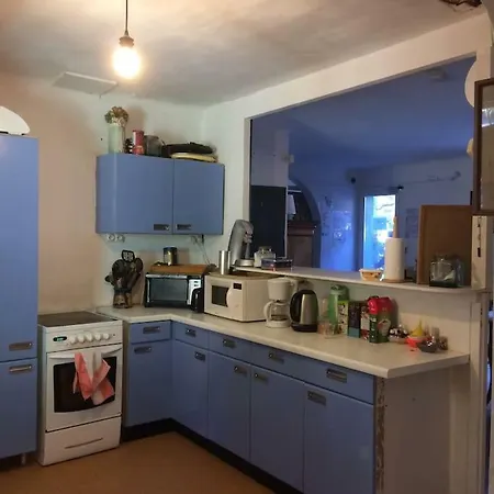 Goclands Tiny Cool Coliving Coworking Garden Хостел